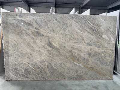 Beispielfoto einer Rohplatte (Unterschiede in Farbe, Zeichnung und Struktur sind möglich)